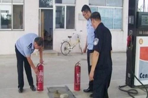 有的灭火器已经过期无法正常使用