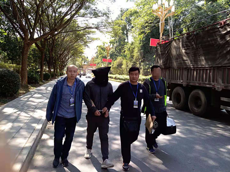 警方将张某抓捕归案