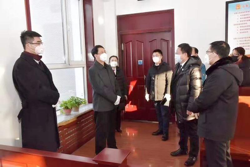 段文龙在沈北新区法院虎石台人民法庭调研
