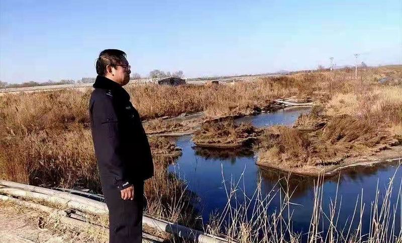 基层民警坚守岗位保平安 (2)