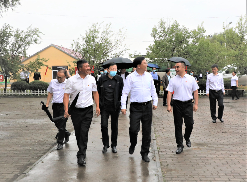拉练团在开原市庆云镇高家窝棚村