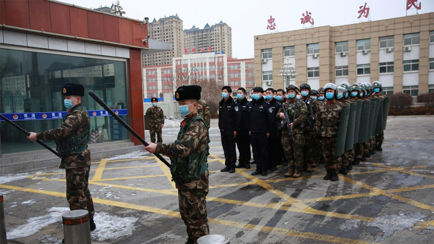 凌源第一监狱与驻监武警部队联合开展应急处突演练。