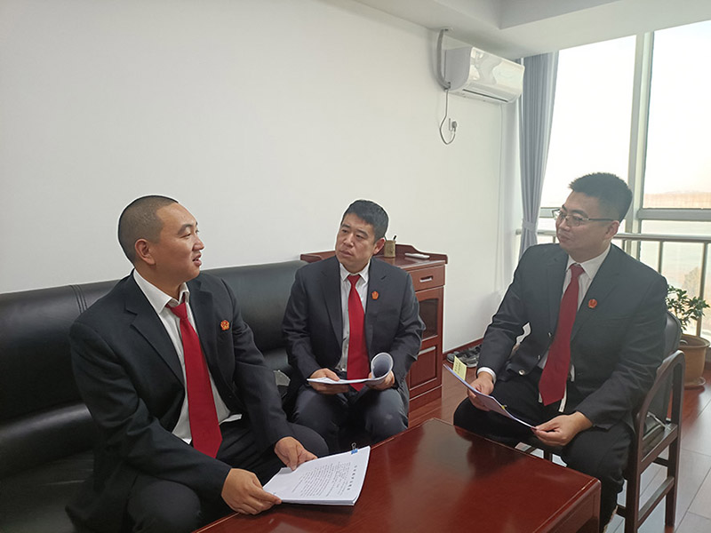 合议庭反复研究“附承诺带租拍卖”可行性（丹东头题片）