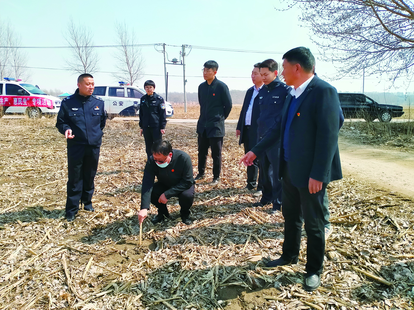 矛盾纠纷排查走进田间地头