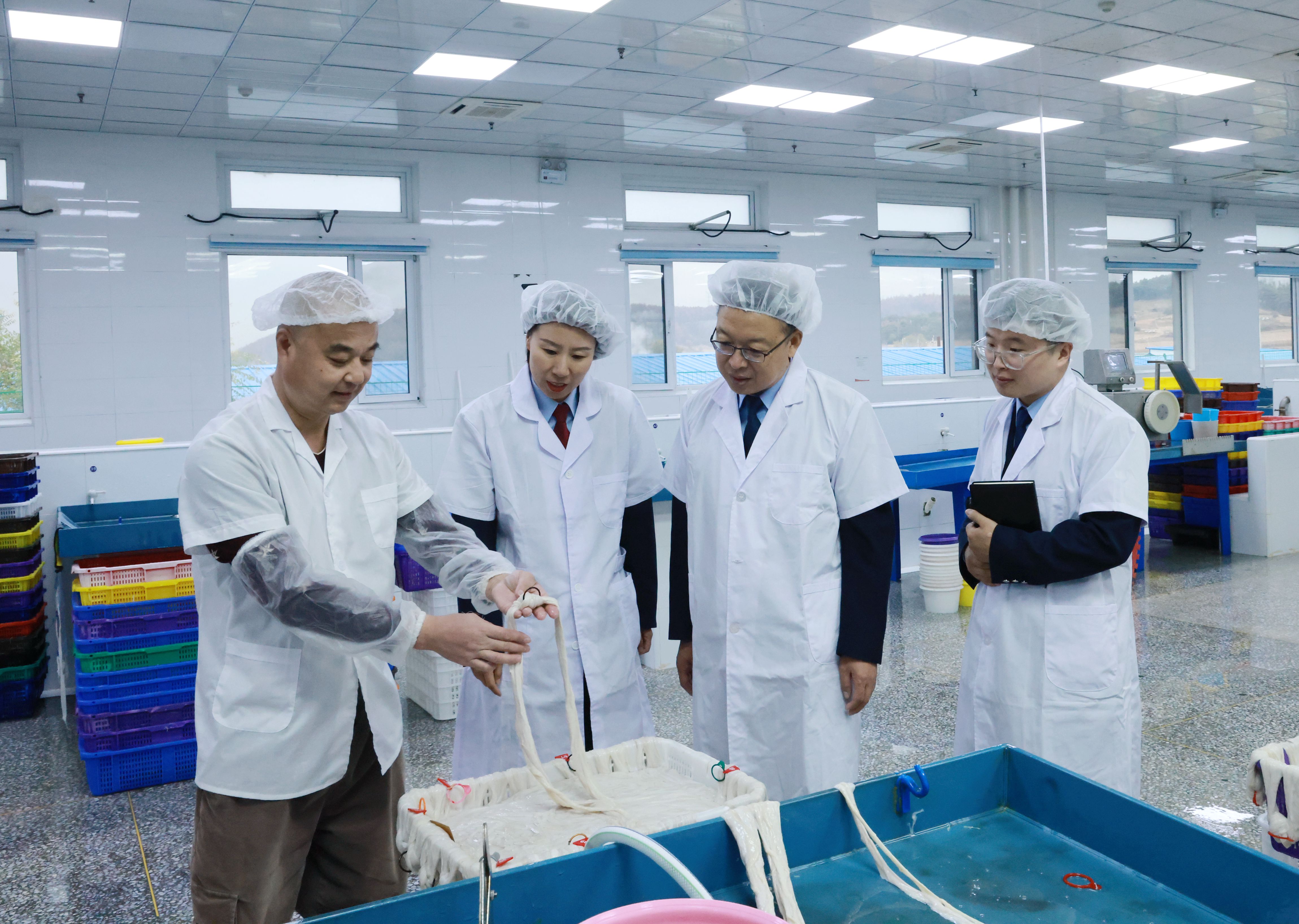 （图片）主动问需 税惠红利送到“家”