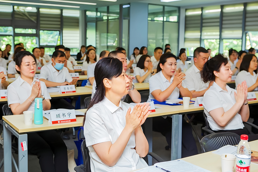 鞍山两级法院首期57名员额法官及法官助理将在上海交通大学凯原法学院开始为期一周的集中学习。