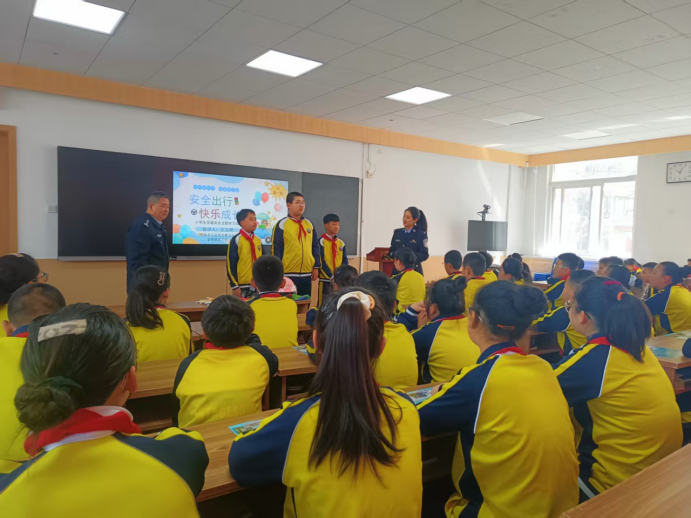 法治春风润少年——大连政法系统开展中小学生安全教育活动(1)(1)1102