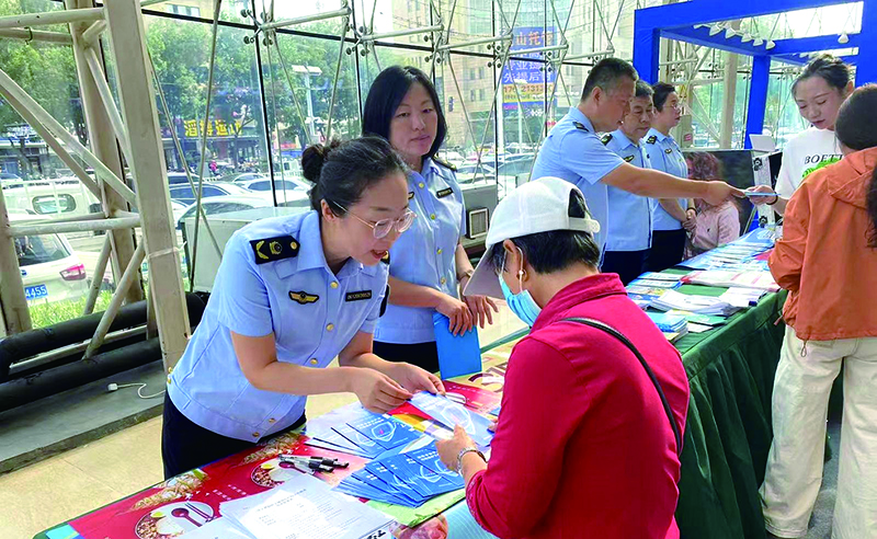 朝阳市“3·15金秋购物节”公益活动现场