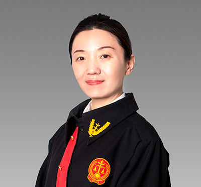 马宁法袍照