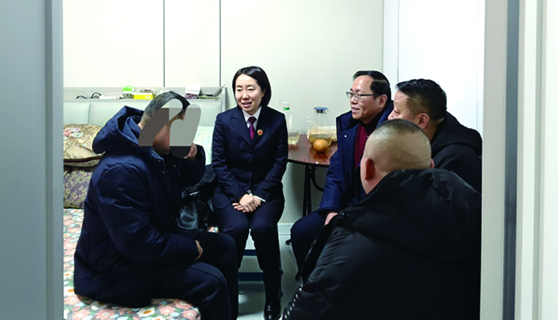 头题图，深入了解曹某目前情况